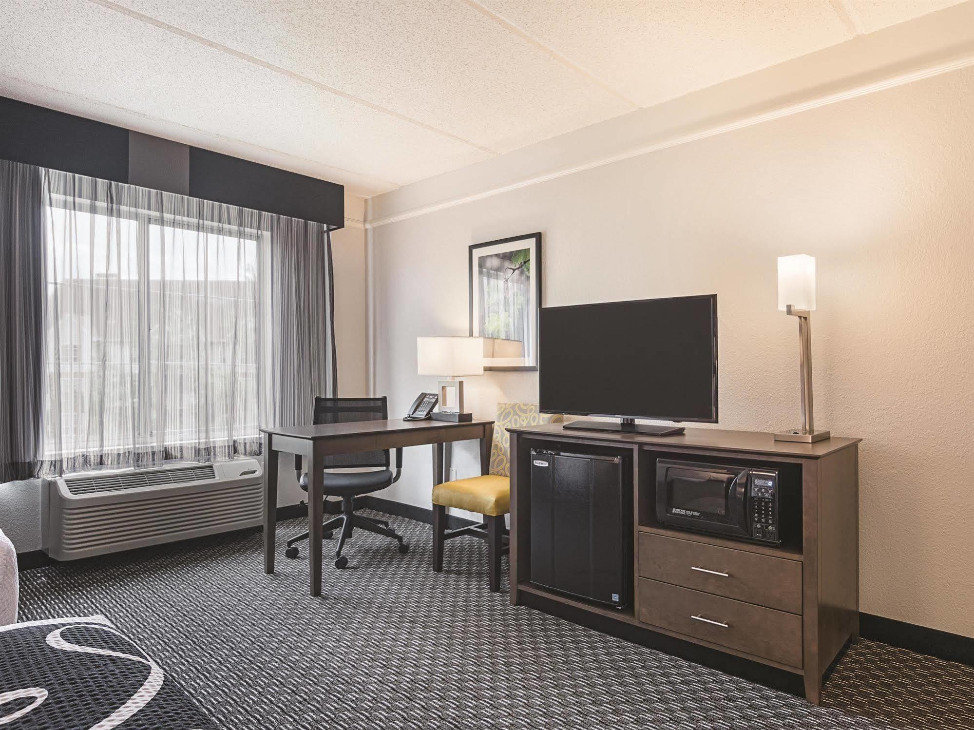 La Quinta By Wyndham Atlanta Perimeter Medical Hotel Sandy Springs Ngoại thất bức ảnh